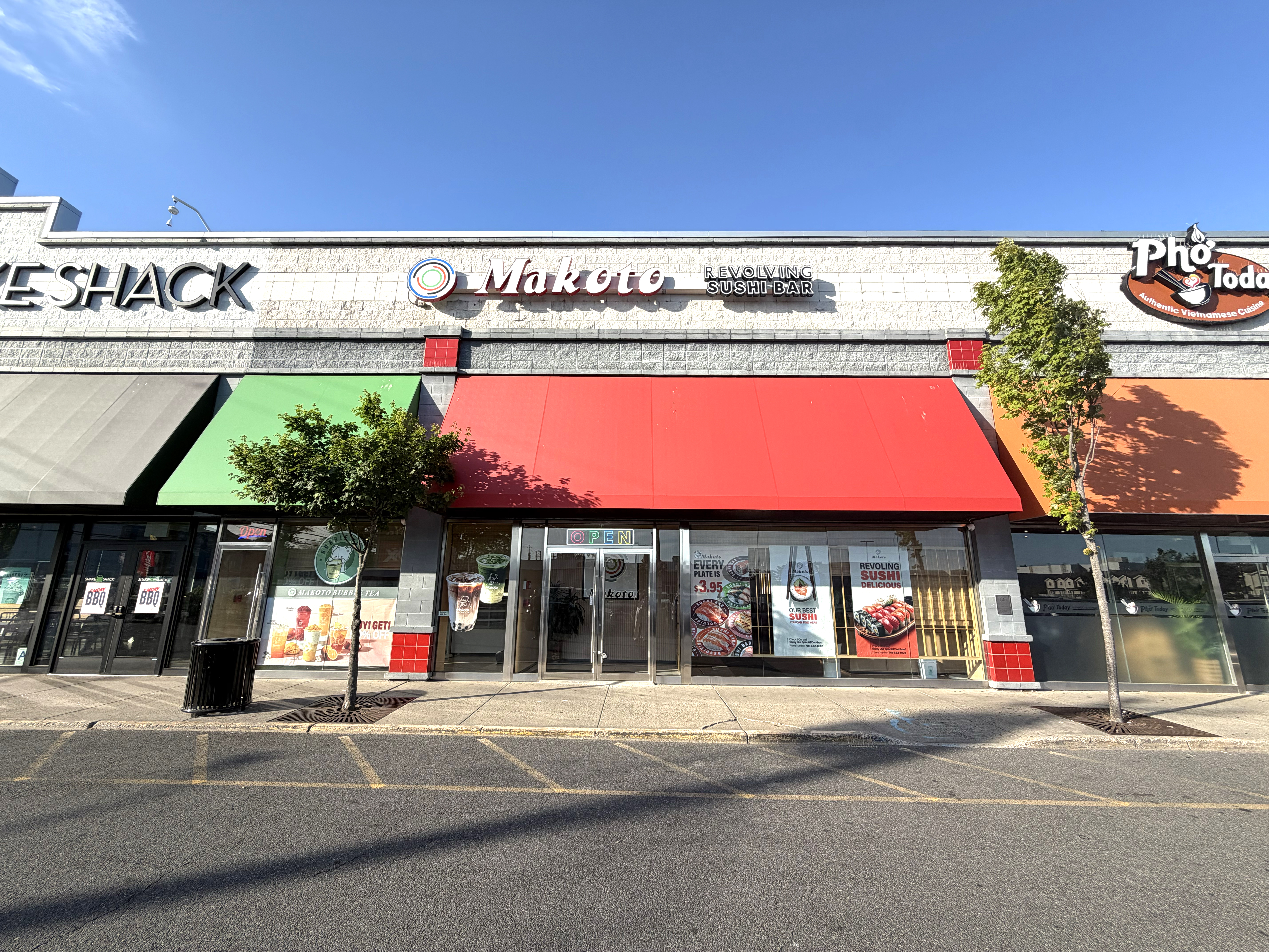 Makoto Revolving Sushi Bar storefront on Hylan Boulevard Staten Island NY